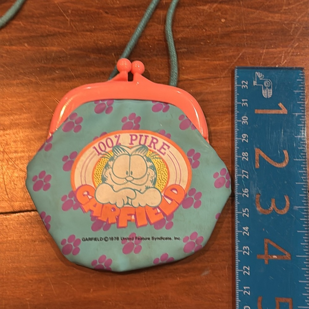 Vintage 1978 100% Pure GARFIELD Coin Purse With KISS Lock Pink Blue Cord Strap - Picture 10 of 11